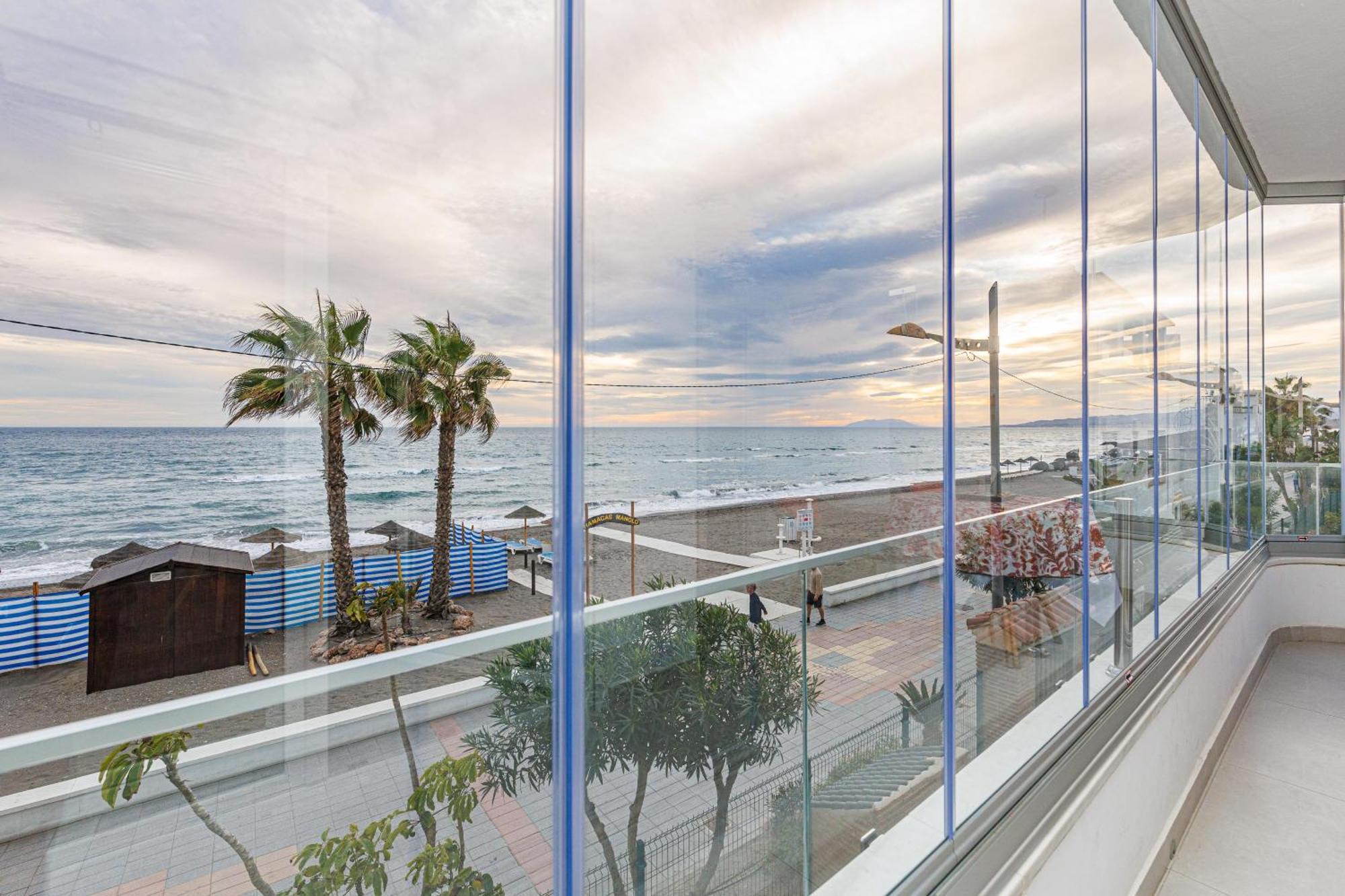 Laguna Beach Wohnung Mit Freiem Meerblick Torrox Extérieur photo